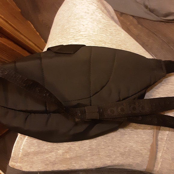 Adidas Black Shoulder Sports Pack - Picture 4 of 4